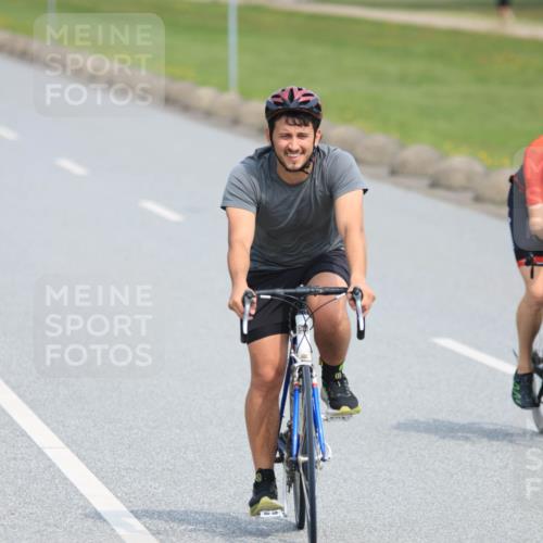15.06.2025 - 27. Vierlanden-Triathlon H.Heesch http://msf.ph/oto/7986245 15.06.2025 11:08:17 Radfahren 191, 295, 662, 738, 743 meine-sportfotos.de