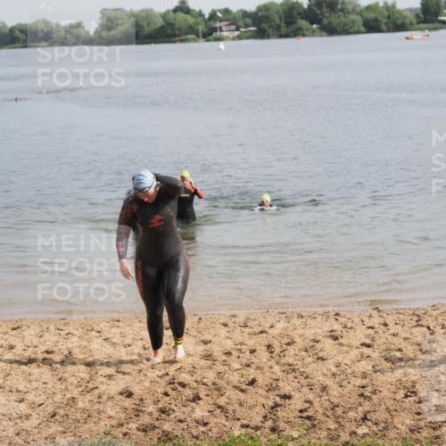 21.06.2025 - 27. Vierlanden-Triathlon MichiJ http://msf.ph/oto/7986254 15.06.2026 09:11:51 Schwimmen 229, 245 meine-sportfotos.de