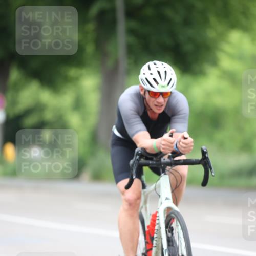15.06.2025 - 7 Türme Triathlon Yannick Fuchs http://msf.ph/oto/7986258 15.06.2025 11:41:28 Radfahren  meine-sportfotos.de