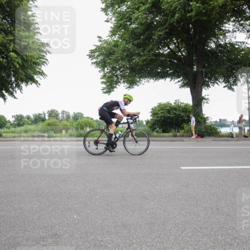 15.06.2025 - 7 Türme Triathlon Yannick Fuchs http://msf.ph/oto/7986263 15.06.2025 11:55:48 Radfahren 320 meine-sportfotos.de