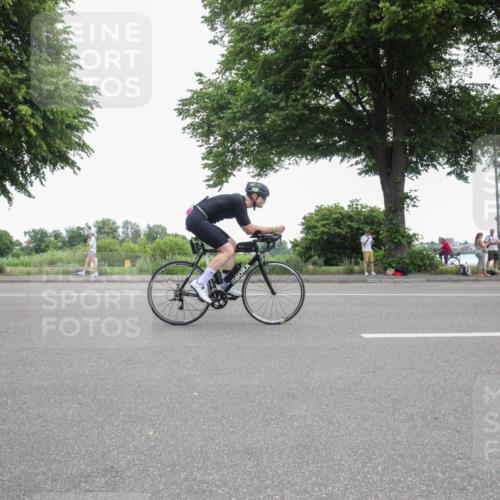 15.06.2025 - 7 Türme Triathlon Yannick Fuchs http://msf.ph/oto/7986278 15.06.2025 11:56:25 Radfahren 211, 303 meine-sportfotos.de