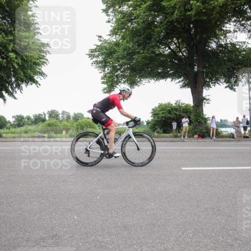 15.06.2025 - 7 Türme Triathlon Yannick Fuchs http://msf.ph/oto/7986311 15.06.2025 11:57:47 Radfahren 243, 244 meine-sportfotos.de