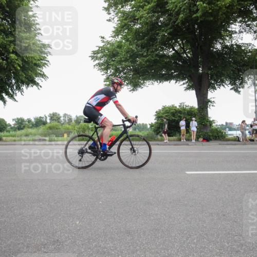 15.06.2025 - 7 Türme Triathlon Yannick Fuchs http://msf.ph/oto/7986357 15.06.2025 11:59:57 Radfahren  meine-sportfotos.de