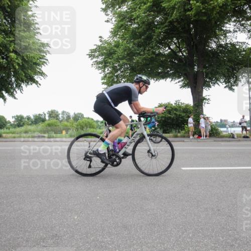 15.06.2025 - 7 Türme Triathlon Yannick Fuchs http://msf.ph/oto/7986363 15.06.2025 12:00:58 Radfahren 213, 228 meine-sportfotos.de
