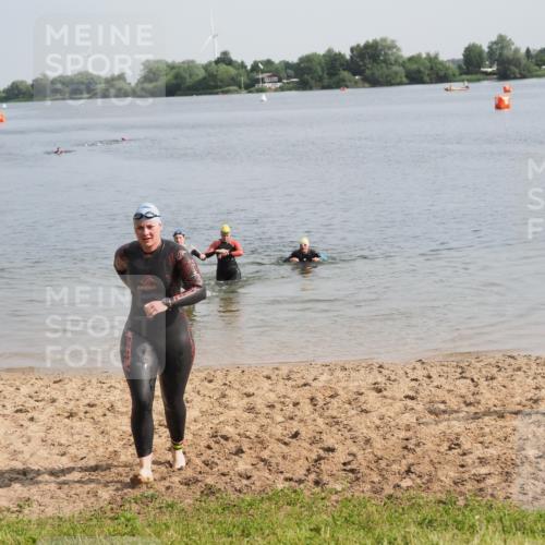21.06.2025 - 27. Vierlanden-Triathlon MichiJ http://msf.ph/oto/7986397 15.06.2026 09:11:53 Schwimmen 229, 245 meine-sportfotos.de