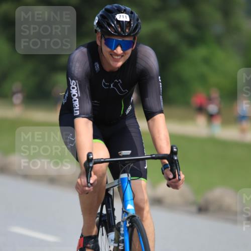 15.06.2025 - 27. Vierlanden-Triathlon H.Heesch http://msf.ph/oto/7986431 15.06.2025 11:34:09 Radfahren 654, 685, 711 meine-sportfotos.de