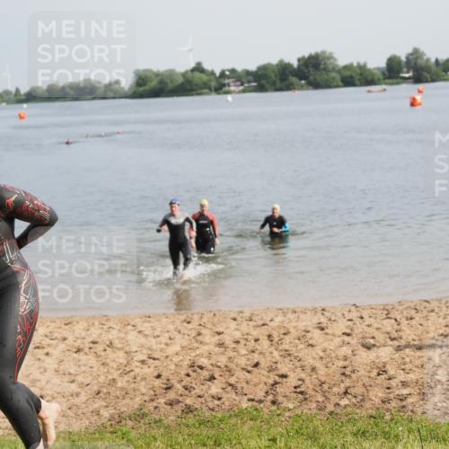 21.06.2025 - 27. Vierlanden-Triathlon MichiJ http://msf.ph/oto/7986471 15.06.2026 09:11:54 Schwimmen 229, 245 meine-sportfotos.de