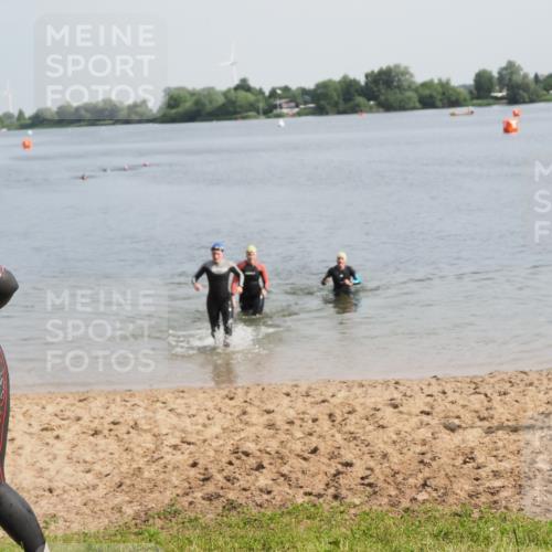 21.06.2025 - 27. Vierlanden-Triathlon MichiJ http://msf.ph/oto/7986490 15.06.2026 09:11:55 Schwimmen 215, 229, 245 meine-sportfotos.de