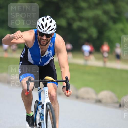 15.06.2025 - 27. Vierlanden-Triathlon H.Heesch http://msf.ph/oto/7986556 15.06.2025 11:34:13 Radfahren 685, 711, 806 meine-sportfotos.de