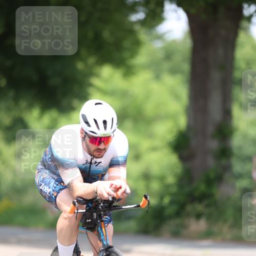 15.06.2025 - 7 Türme Triathlon Yannick Fuchs http://msf.ph/oto/7986573 15.06.2025 12:57:23 Radfahren 257, 503, 595, 789, 1016, 1073, 1156, 1181 meine-sportfotos.de