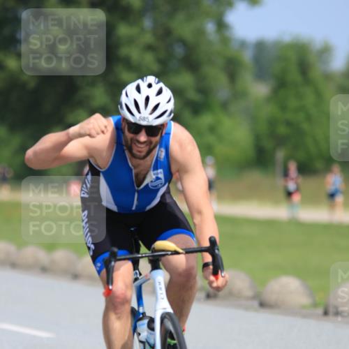 15.06.2025 - 27. Vierlanden-Triathlon H.Heesch http://msf.ph/oto/7986575 15.06.2025 11:34:13 Radfahren 685, 711, 806 meine-sportfotos.de