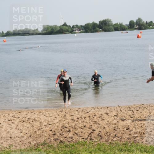 21.06.2025 - 27. Vierlanden-Triathlon MichiJ http://msf.ph/oto/7986595 15.06.2026 09:11:56 Schwimmen 215, 229, 245 meine-sportfotos.de