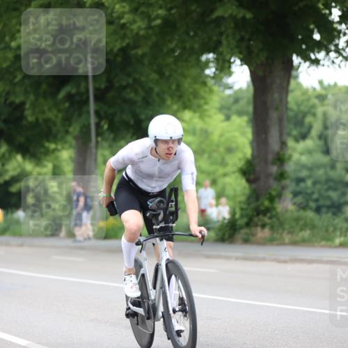 15.06.2025 - 7 Türme Triathlon Yannick Fuchs http://msf.ph/oto/7986603 15.06.2025 11:42:06 Radfahren 225 meine-sportfotos.de