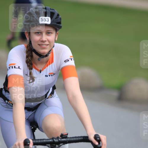 15.06.2025 - 27. Vierlanden-Triathlon H.Heesch http://msf.ph/oto/7986617 15.06.2025 11:12:36 Radfahren 553, 572, 578, 696 meine-sportfotos.de
