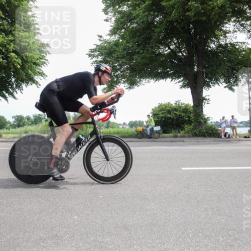 15.06.2025 - 7 Türme Triathlon Yannick Fuchs http://msf.ph/oto/7986643 15.06.2025 12:16:23 Radfahren 256, 260, 332, 561 meine-sportfotos.de