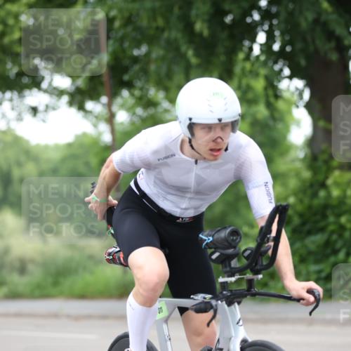 15.06.2025 - 7 Türme Triathlon Yannick Fuchs http://msf.ph/oto/7986656 15.06.2025 11:42:07 Radfahren 225 meine-sportfotos.de