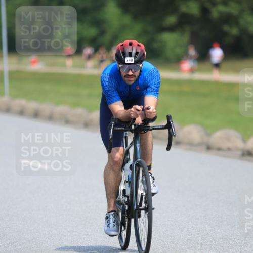 15.06.2025 - 27. Vierlanden-Triathlon H.Heesch http://msf.ph/oto/7986724 15.06.2025 11:34:37 Radfahren 740, 775, 935 meine-sportfotos.de