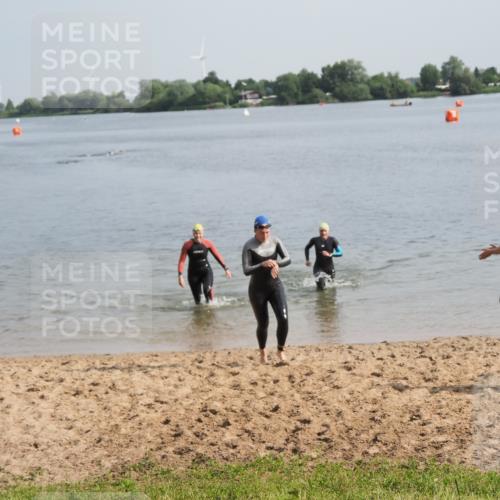 21.06.2025 - 27. Vierlanden-Triathlon MichiJ http://msf.ph/oto/7986730 15.06.2026 09:11:57 Schwimmen 201, 215, 229, 245 meine-sportfotos.de