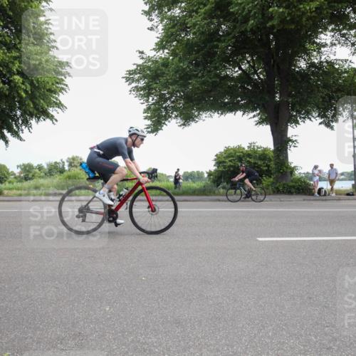 15.06.2025 - 7 Türme Triathlon Yannick Fuchs http://msf.ph/oto/7986732 15.06.2025 12:19:16 Radfahren 241, 325 meine-sportfotos.de