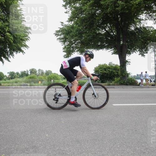 15.06.2025 - 7 Türme Triathlon Yannick Fuchs http://msf.ph/oto/7986760 15.06.2025 12:23:06 Radfahren 274, 331, 470, 637 meine-sportfotos.de