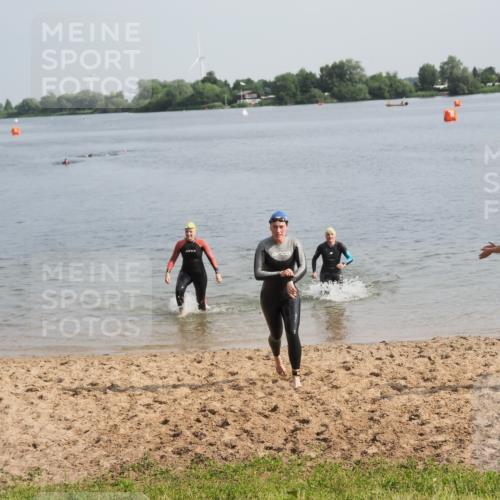 21.06.2025 - 27. Vierlanden-Triathlon MichiJ http://msf.ph/oto/7986776 15.06.2026 09:11:58 Schwimmen 201, 215, 229, 245 meine-sportfotos.de
