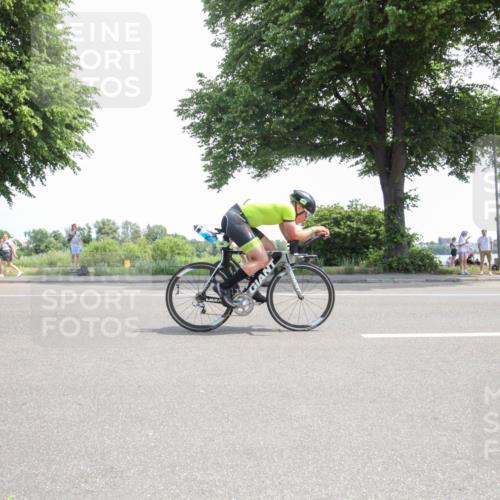 15.06.2025 - 7 Türme Triathlon Yannick Fuchs http://msf.ph/oto/7986794 15.06.2025 12:26:41 Radfahren 244, 270, 327, 390, 454, 473, 580, 592 meine-sportfotos.de