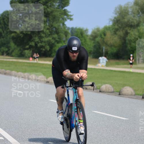 15.06.2025 - 27. Vierlanden-Triathlon H.Heesch http://msf.ph/oto/7986802 15.06.2025 11:34:49 Radfahren 638, 707, 760, 894, 961 meine-sportfotos.de