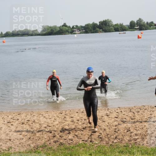 21.06.2025 - 27. Vierlanden-Triathlon MichiJ http://msf.ph/oto/7986838 15.06.2026 09:11:58 Schwimmen 201, 215, 229, 245 meine-sportfotos.de