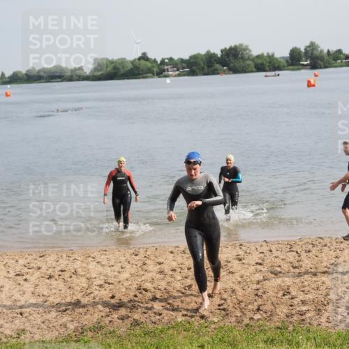 21.06.2025 - 27. Vierlanden-Triathlon MichiJ http://msf.ph/oto/7986867 15.06.2026 09:11:59 Schwimmen 201, 215, 229, 245 meine-sportfotos.de