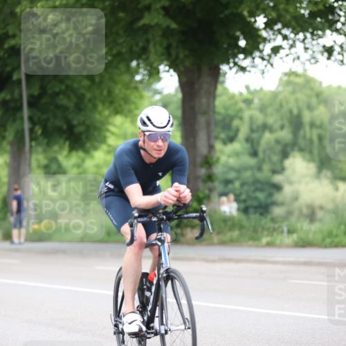 15.06.2025 - 7 Türme Triathlon Yannick Fuchs http://msf.ph/oto/7986880 15.06.2025 11:42:12 Radfahren 214, 225, 237 meine-sportfotos.de