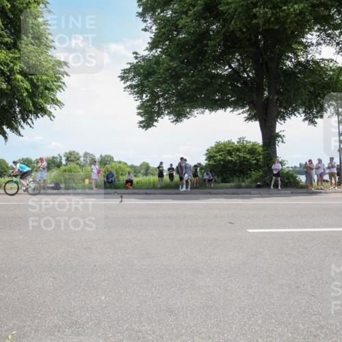 15.06.2025 - 7 Türme Triathlon Yannick Fuchs http://msf.ph/oto/7986889 15.06.2025 12:32:21 Radfahren 282, 286 meine-sportfotos.de