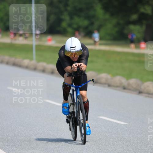 15.06.2025 - 27. Vierlanden-Triathlon H.Heesch http://msf.ph/oto/7986902 15.06.2025 11:35:06 Radfahren 662 meine-sportfotos.de