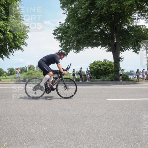 15.06.2025 - 7 Türme Triathlon Yannick Fuchs http://msf.ph/oto/7986918 15.06.2025 12:33:13 Radfahren 334, 544 meine-sportfotos.de