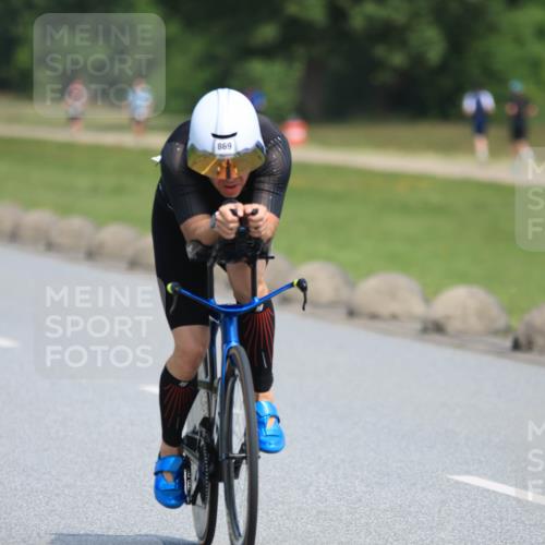 15.06.2025 - 27. Vierlanden-Triathlon H.Heesch http://msf.ph/oto/7986930 15.06.2025 11:35:07 Radfahren 662 meine-sportfotos.de