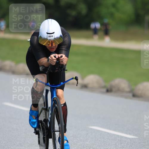 15.06.2025 - 27. Vierlanden-Triathlon H.Heesch http://msf.ph/oto/7986946 15.06.2025 11:35:07 Radfahren 662 meine-sportfotos.de
