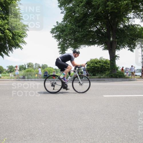 15.06.2025 - 7 Türme Triathlon Yannick Fuchs http://msf.ph/oto/7986961 15.06.2025 12:36:01 Radfahren 228, 243, 276, 333 meine-sportfotos.de