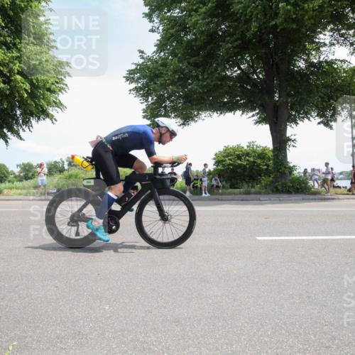 15.06.2025 - 7 Türme Triathlon Yannick Fuchs http://msf.ph/oto/7986968 15.06.2025 12:36:07 Radfahren 220, 276, 333 meine-sportfotos.de