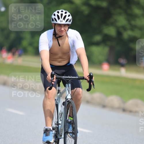 15.06.2025 - 27. Vierlanden-Triathlon H.Heesch http://msf.ph/oto/7986981 15.06.2025 11:35:24 Radfahren 58, 656 meine-sportfotos.de