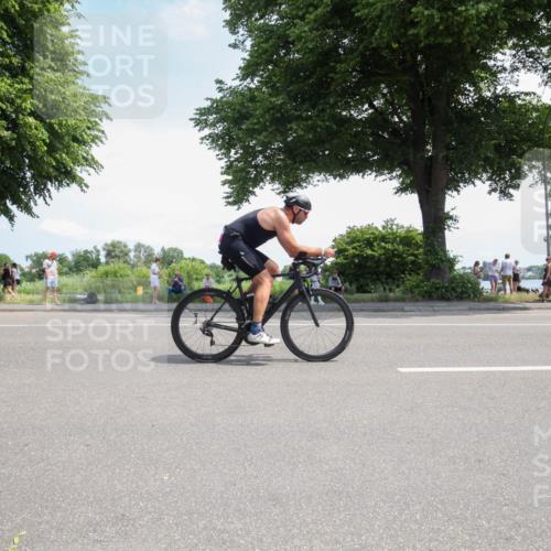 15.06.2025 - 7 Türme Triathlon Yannick Fuchs http://msf.ph/oto/7986997 15.06.2025 12:37:02 Radfahren 295, 486 meine-sportfotos.de