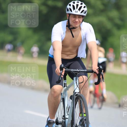 15.06.2025 - 27. Vierlanden-Triathlon H.Heesch http://msf.ph/oto/7987007 15.06.2025 11:35:24 Radfahren 58, 656 meine-sportfotos.de