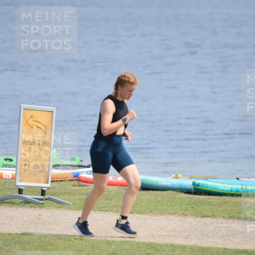 15.06.2025 - 27. Vierlanden-Triathlon H.Heesch http://msf.ph/oto/7987021 15.06.2025 11:35:34 Radfahren 705, 903 meine-sportfotos.de