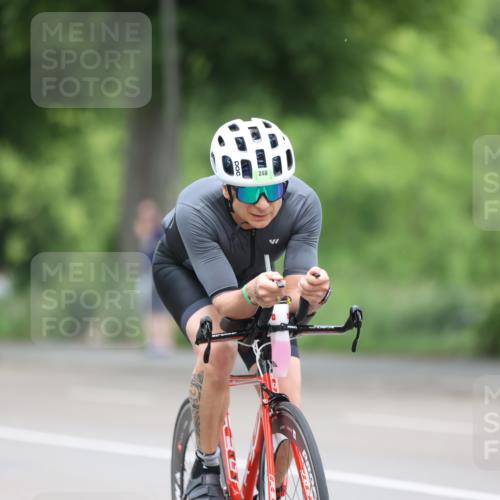 15.06.2025 - 7 Türme Triathlon Yannick Fuchs http://msf.ph/oto/7987023 15.06.2025 11:42:22 Radfahren 236, 237 meine-sportfotos.de