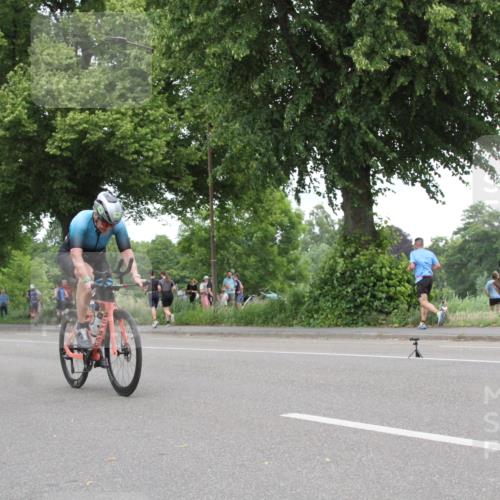 15.06.2025 - 7 Türme Triathlon Yannick Fuchs http://msf.ph/oto/7987025 15.06.2025 13:53:44 Radfahren  meine-sportfotos.de