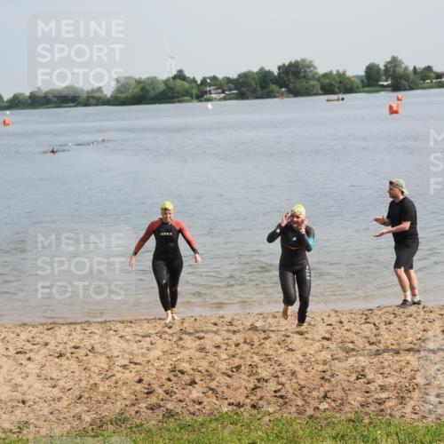 21.06.2025 - 27. Vierlanden-Triathlon MichiJ http://msf.ph/oto/7987030 15.06.2026 09:12:01 Schwimmen 201, 215, 229, 245 meine-sportfotos.de