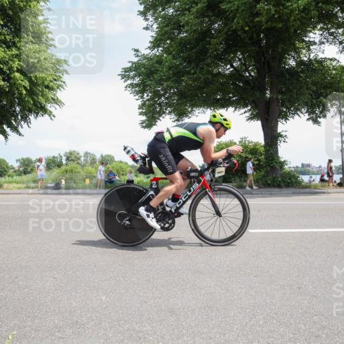 15.06.2025 - 7 Türme Triathlon Yannick Fuchs http://msf.ph/oto/7987032 15.06.2025 12:38:26 Radfahren 212, 295, 526, 532 meine-sportfotos.de