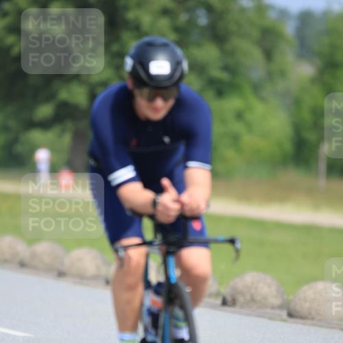 15.06.2025 - 27. Vierlanden-Triathlon H.Heesch http://msf.ph/oto/7987041 15.06.2025 11:35:37 Radfahren 705, 903 meine-sportfotos.de