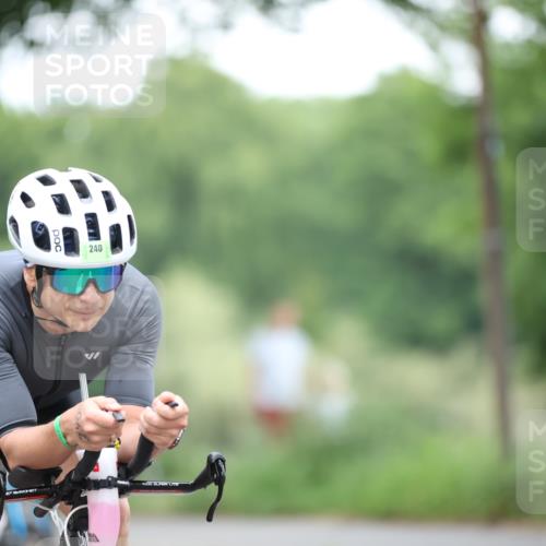 15.06.2025 - 7 Türme Triathlon Yannick Fuchs http://msf.ph/oto/7987051 15.06.2025 11:42:22 Radfahren 236, 237 meine-sportfotos.de