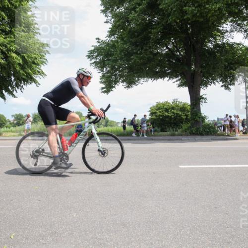 15.06.2025 - 7 Türme Triathlon Yannick Fuchs http://msf.ph/oto/7987120 15.06.2025 12:41:03 Radfahren 201, 214, 283, 323, 336 meine-sportfotos.de