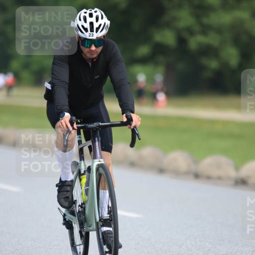 21.06.2025 - 27. Vierlanden-Triathlon H.Heesch http://msf.ph/oto/7987148 15.06.2025 11:36:33 Radfahren 23, 639, 697, 712, 851 meine-sportfotos.de