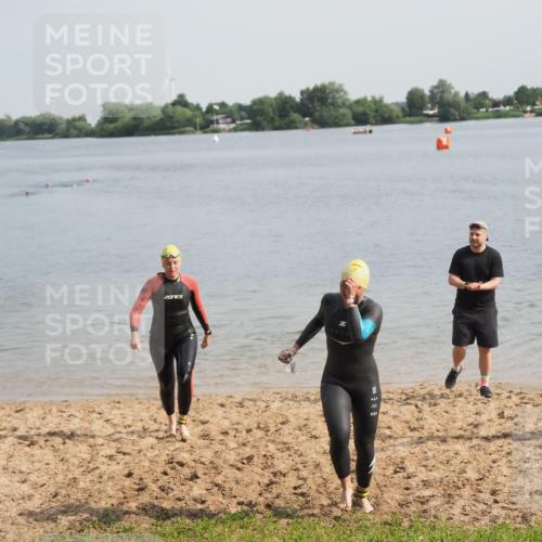 21.06.2025 - 27. Vierlanden-Triathlon MichiJ http://msf.ph/oto/7987150 15.06.2026 09:12:03 Schwimmen 201, 215, 229 meine-sportfotos.de